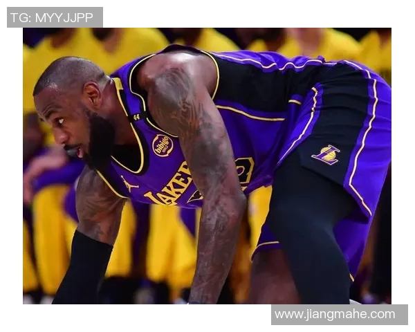 詹姆斯：篮球场上的传奇之路与不屈精神的完美结合