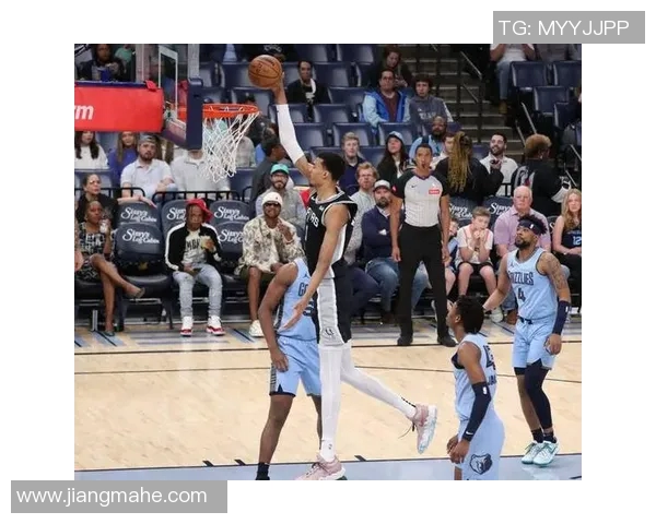 文班亚马新秀赛季表现惊艳场均数据领跑同届球员引发热议