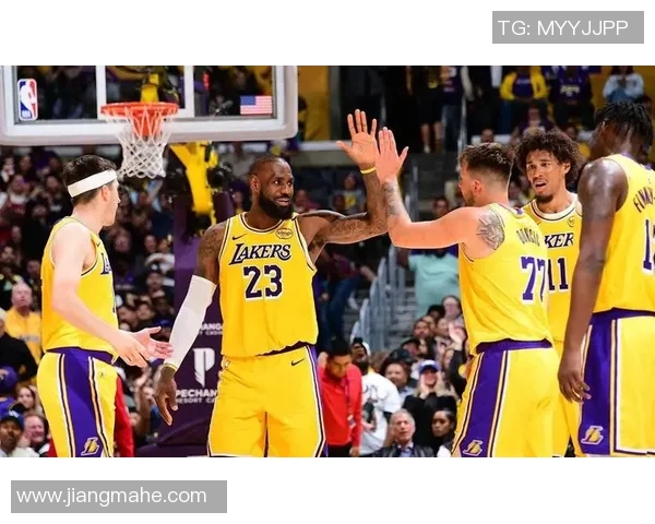 今天76人对阵湖人激战正酣谁能在这场对决中笑到最后