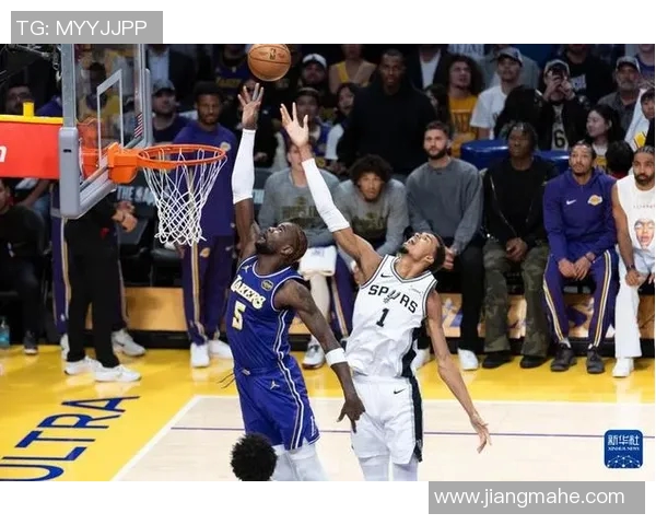 湖人队与马刺队激战正酣2018年12月6日精彩回顾与赛后分析