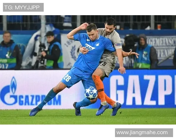 亨克与贝西克塔在欧联杯小组赛中展开激烈对决，谁能笑到最后